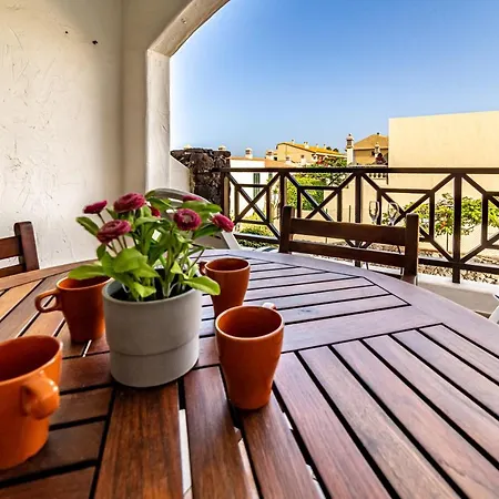 Perla Marina En Rocas Del Mar * Arona (Tenerife)