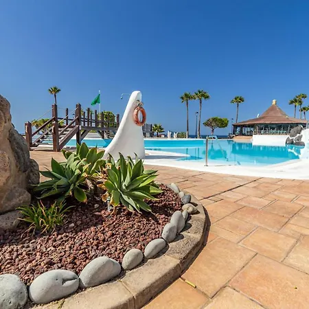 Perla Marina En Rocas Del Mar Arona (Tenerife)
