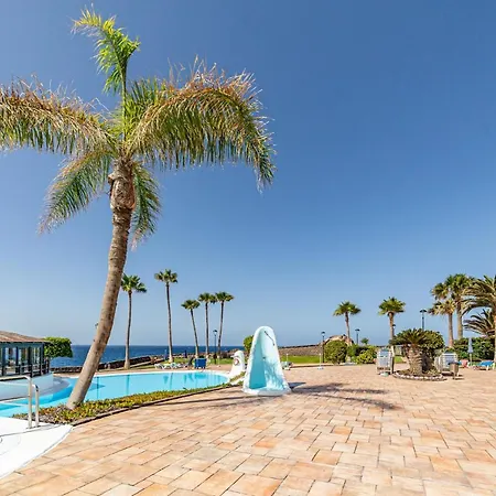 Perla Marina En Rocas Del Mar Arona (Tenerife)