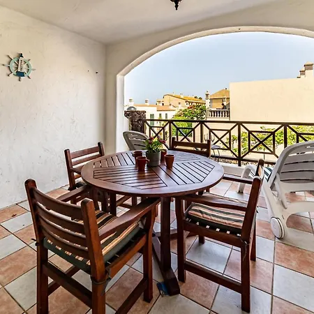 Perla Marina En Rocas Del Mar Arona (Tenerife)