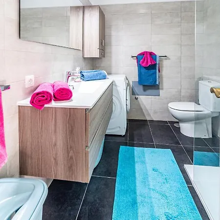 Perla Marina En Rocas Del Mar Arona (Tenerife)