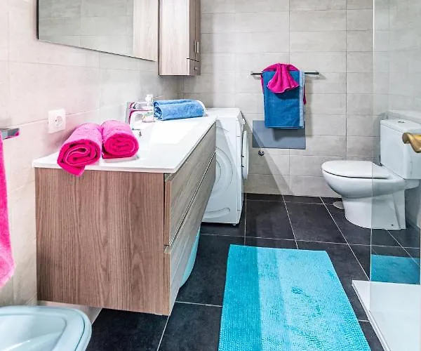 Perla Marina En Rocas Del Mar Arona (Tenerife)